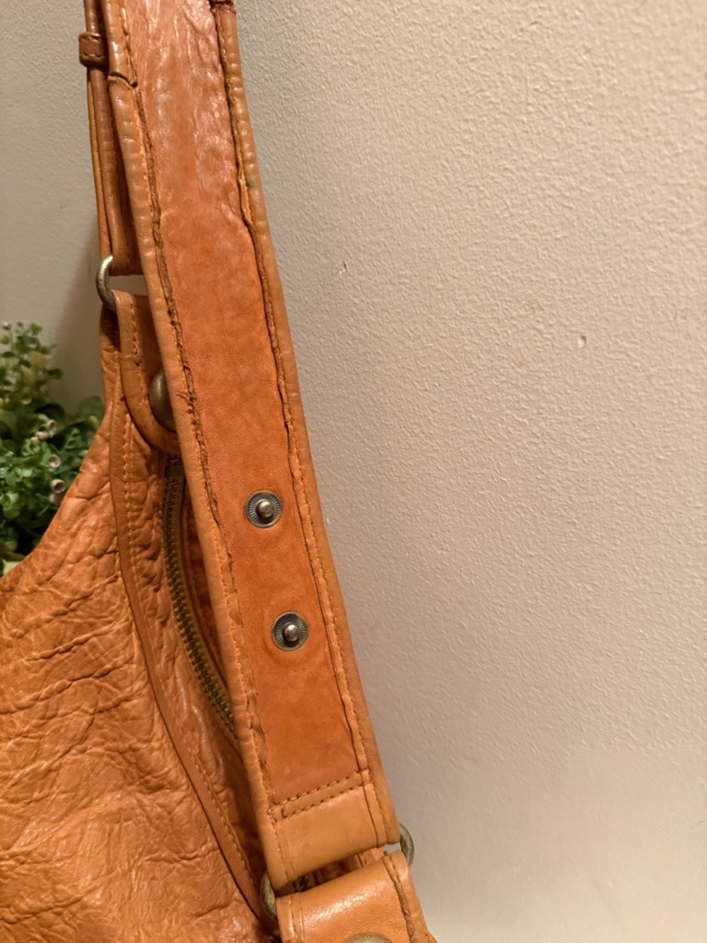 Cynthia Rowley Tan Leather Shoulder Hobo Bag EUC - Picture 7 of 11